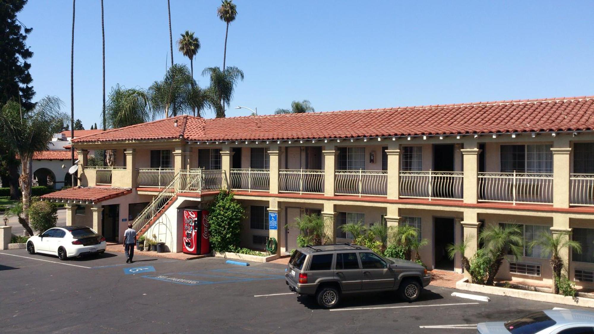 Santa Ana Travel Inn Exterior photo