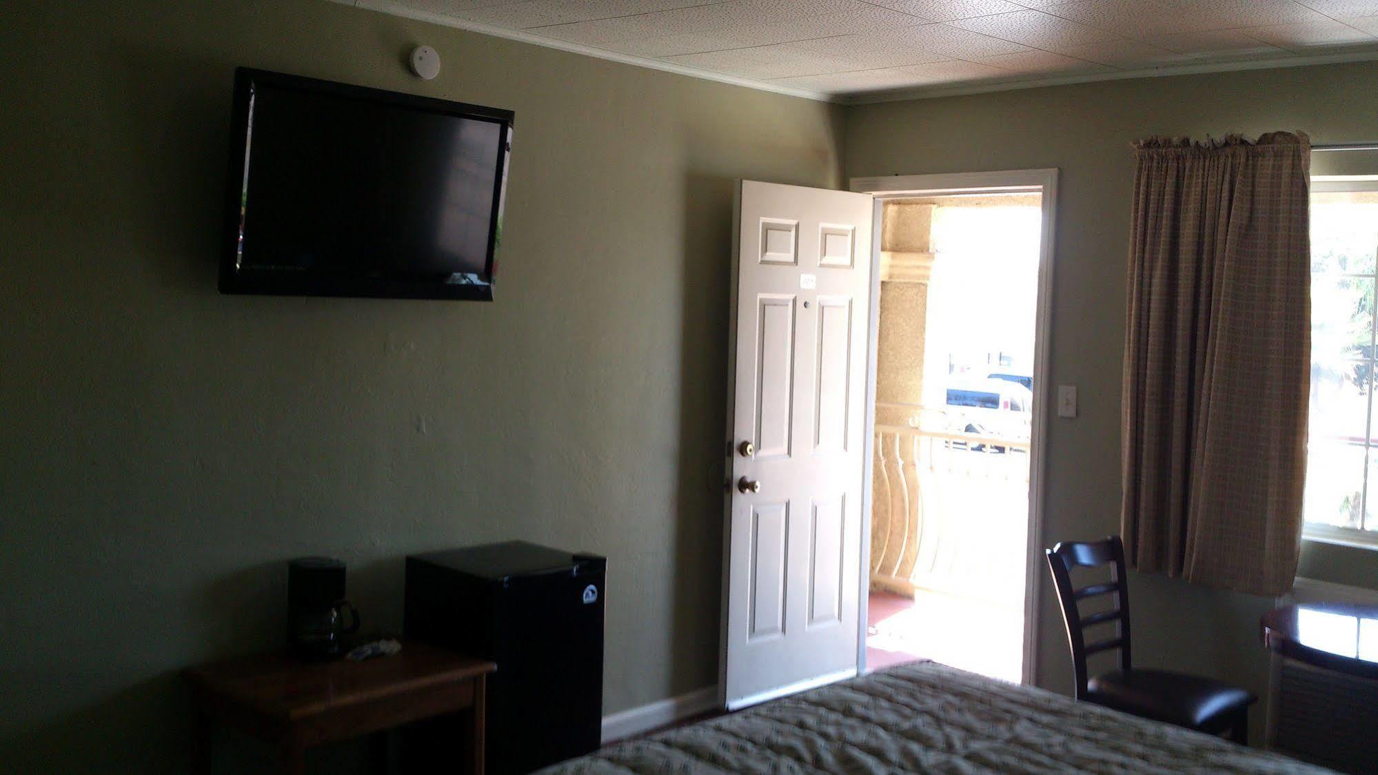 Santa Ana Travel Inn Exterior photo
